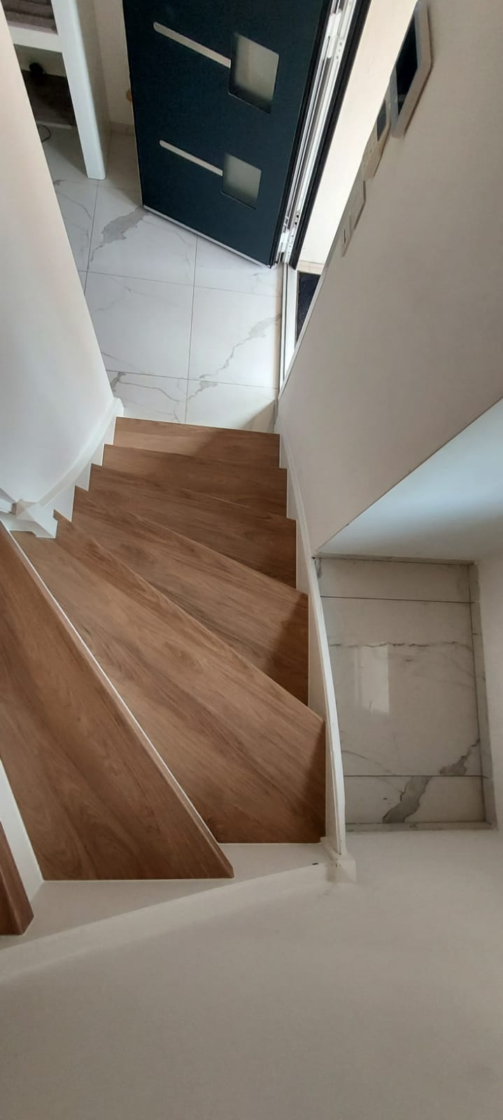 ROGLIAN 2 | L’Atelier Des Marches Habillage et rénovation d’escaliers à Aix-en-Provence La Ciotat 1