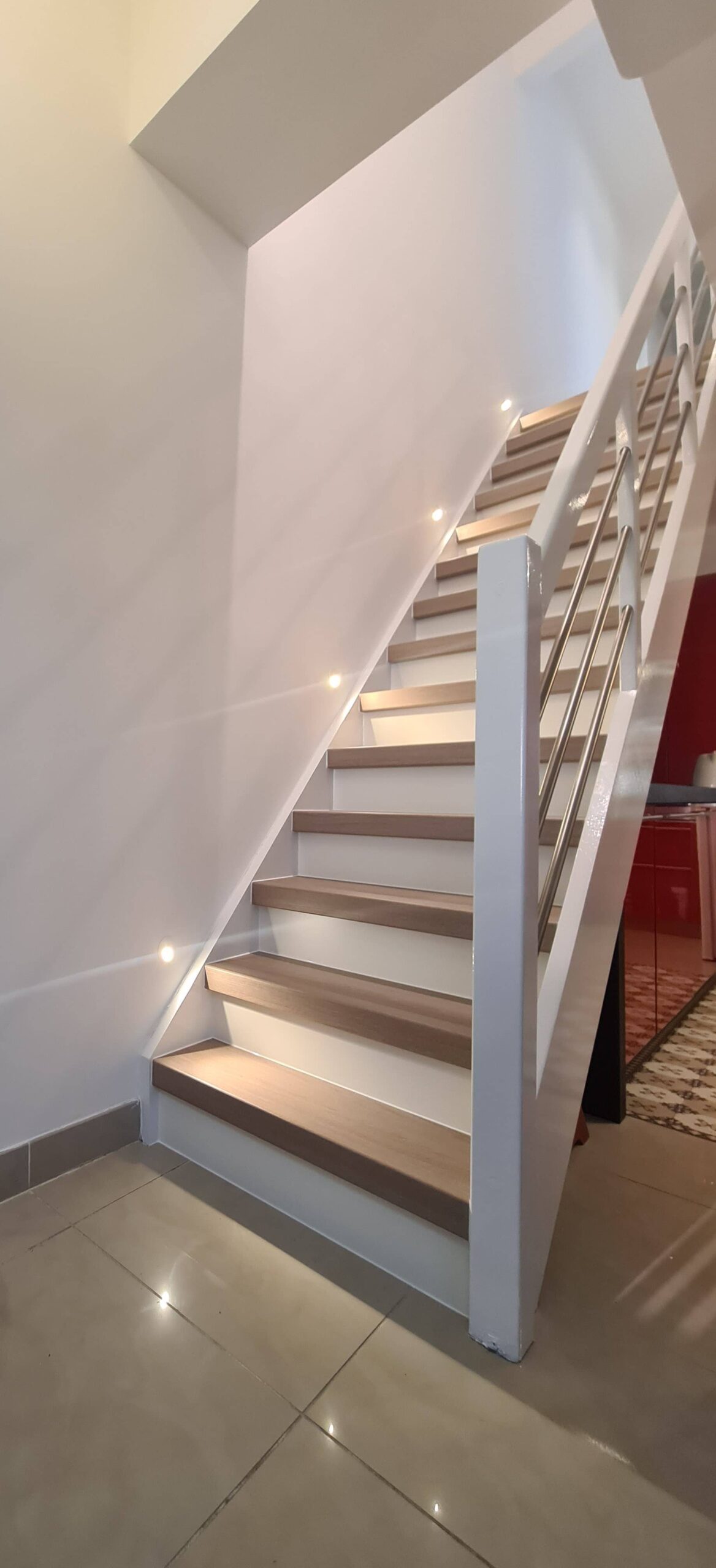 ECLAIRAGE ESCALIERS.JPG SCALED | L’Atelier Des Marches Habillage d’escaliers et rénovation par recouvrement près d’Aubagne et Martigues Allauch 8