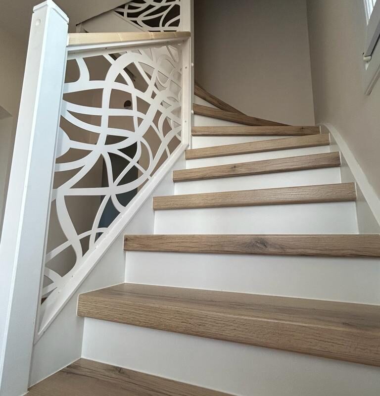Pourquoi choisir un habillage en monobloc pour la r&eacute;novation de votre escalier avec L’Atelier des Marches ? Allauch