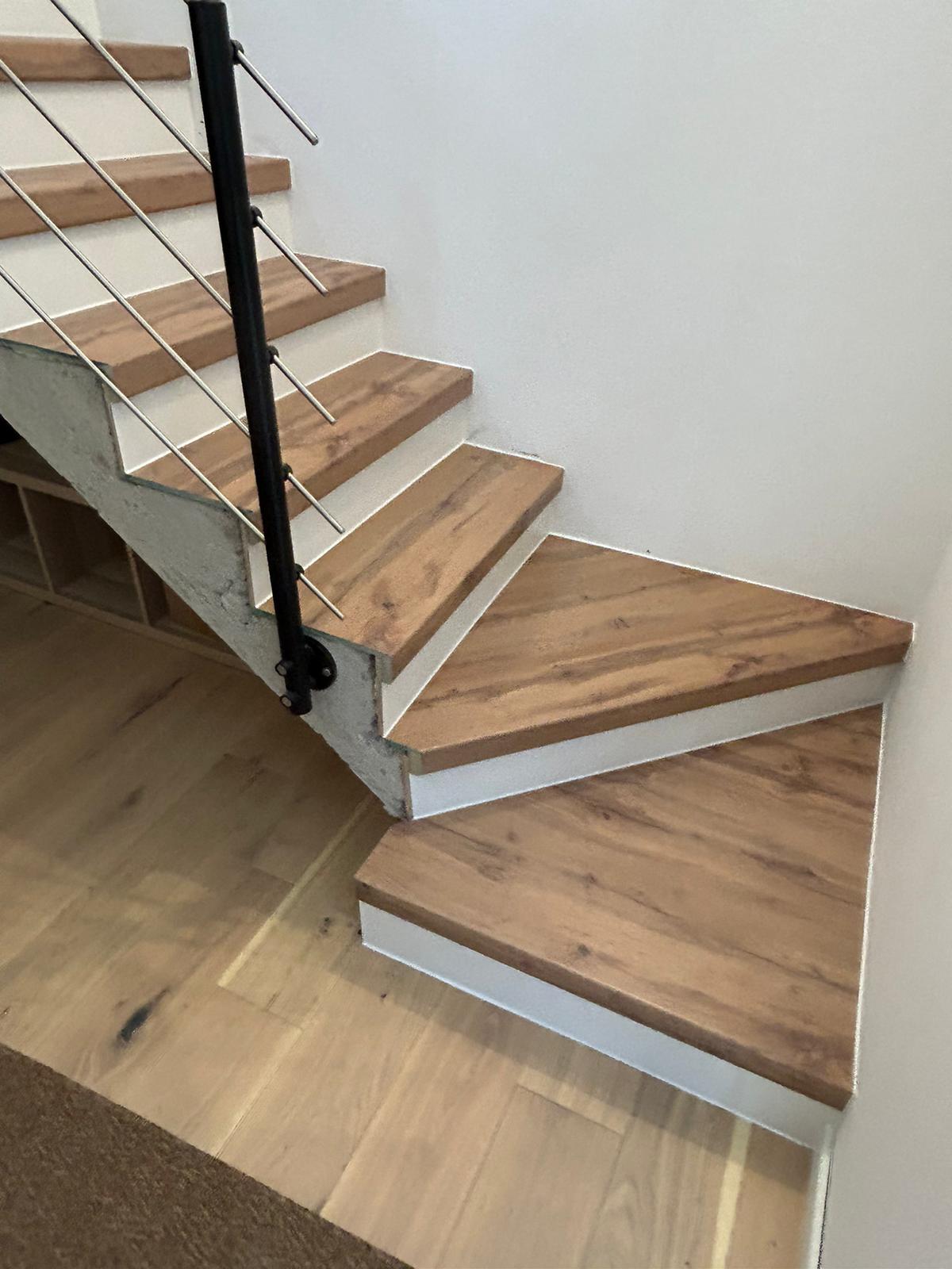 Habillage et r&eacute;novation d&rsquo;escaliers &agrave;  Hy&egrave;res Aubagne