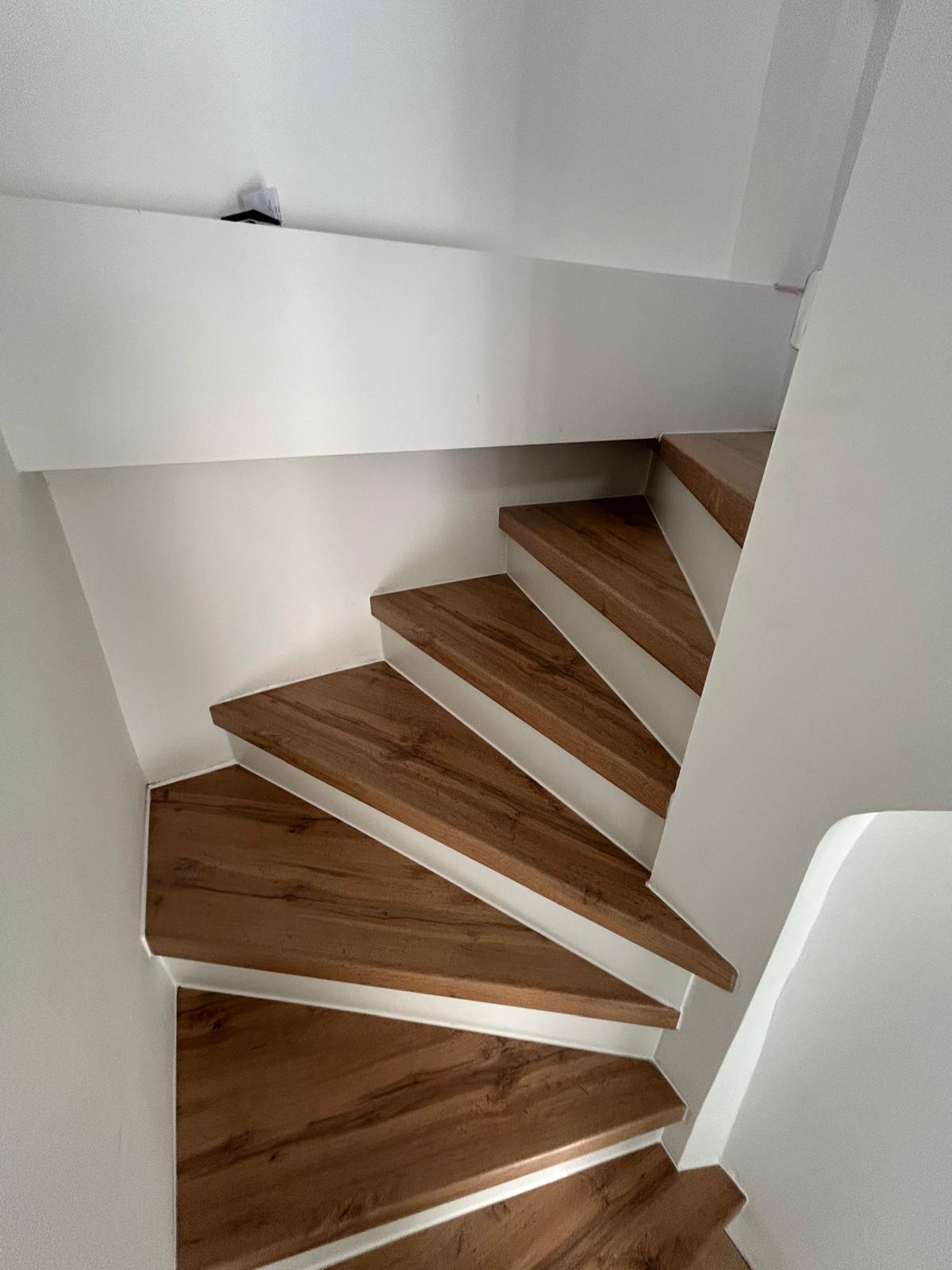 Habillage et r&eacute;novation d&rsquo;escaliers &agrave; Toulon Aix-en-Provence
