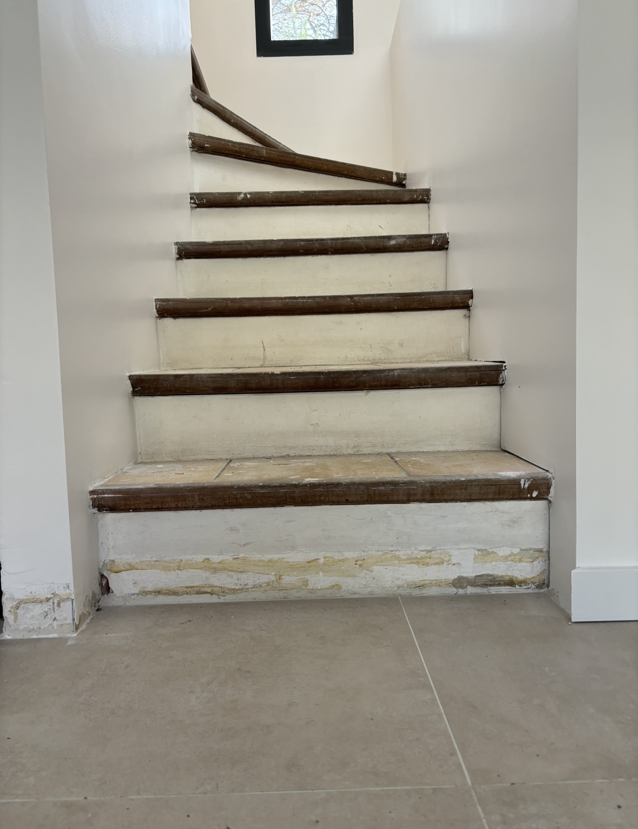 IMG_0428 | L’Atelier Des Marches 🏡 Moderniser son intérieur sans tout refaire : commencez par l’escalier ! Gardanne 0