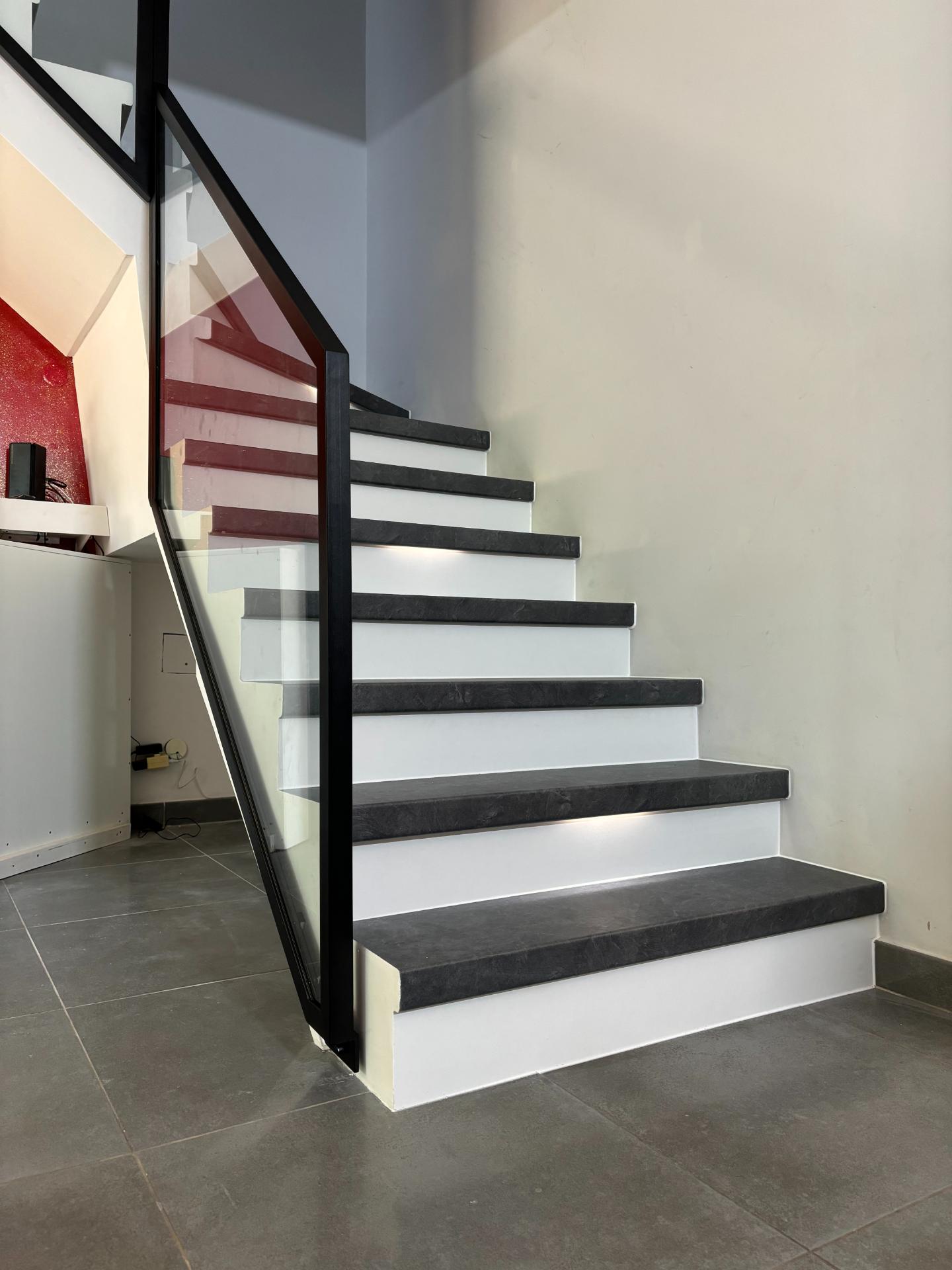 BARREAUDAGE VERRRE ATELIER MARCHES 1 | L’Atelier Des Marches Pose de garde-corps et accessoires d’escaliers à proximité de Marseille et Aubagne La Ciotat 22