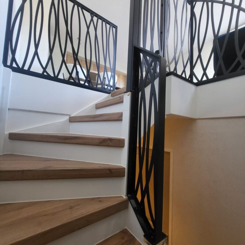Garde-corps : l&rsquo;&eacute;l&eacute;ment indispensable pour un escalier s&ucirc;r et design Istres