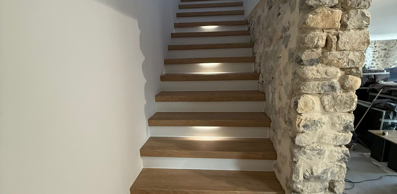 Un escalier chaleureux pour un foyer accueillant Aubagne