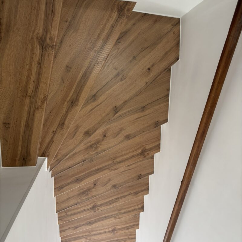 🛠️ Redonner vie &agrave; votre escalier sans le remplacer : la solution id&eacute;ale Marseille