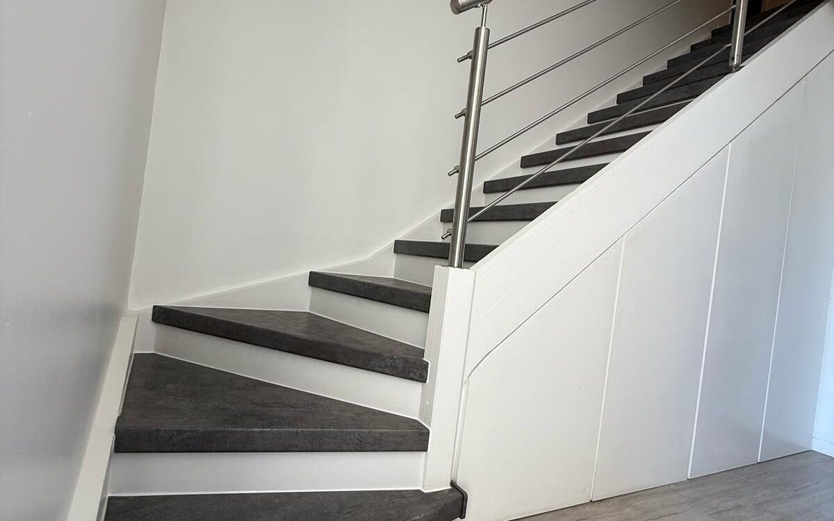 PHOTO 2025 04 01 13 41 13 2 1200X750 | L’Atelier Des Marches 🏡 Moderniser son intérieur sans tout refaire : commencez par l’escalier ! Gardanne