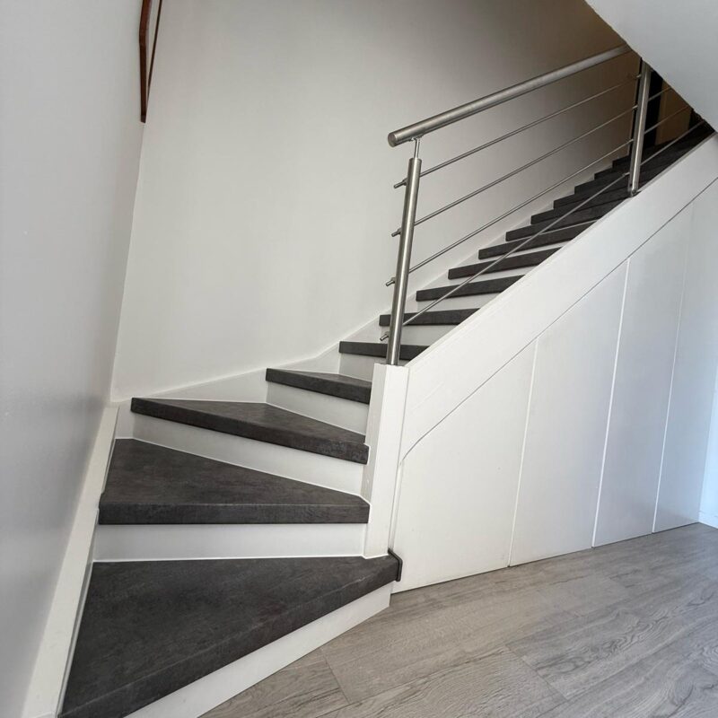 Et si vous ajoutiez une main courante &agrave; votre escalier cet &eacute;t&eacute; ? Vitrolles