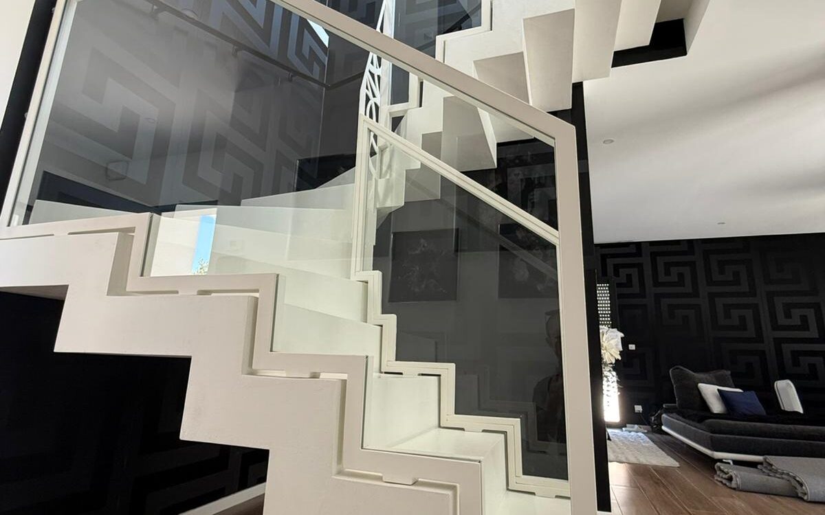PHOTO 2025 09 28 12 16 46 4 1 1200X750 | L’Atelier Des Marches 🧠 Des experts de l’habillage d’escalier à votre écoute chez L’Atelier des Marches Pennes-Mirabeau