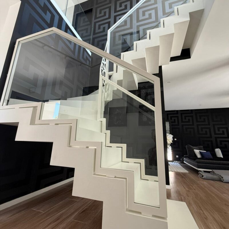 🧠 Des experts de l&rsquo;habillage d&rsquo;escalier &agrave; votre &eacute;coute chez L&rsquo;Atelier des Marches Pennes-Mirabeau