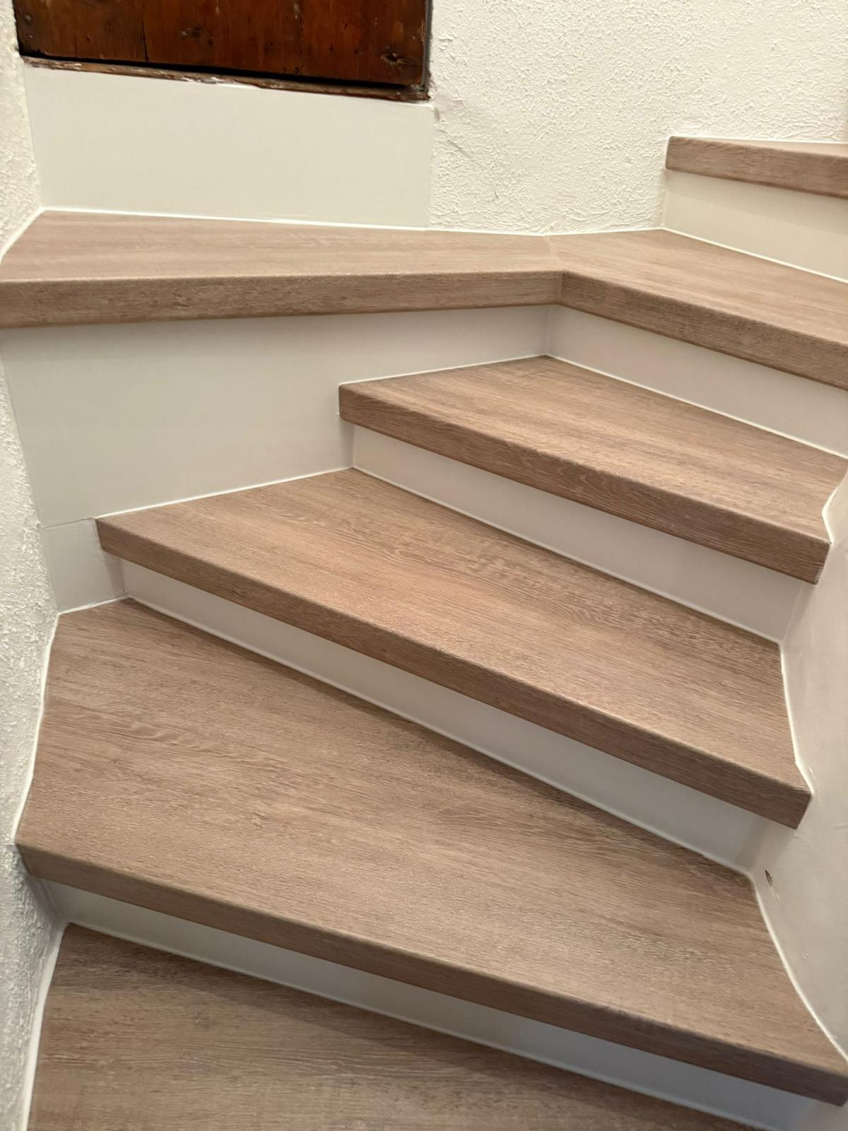 Habillage et r&eacute;novation d&rsquo;escaliers &agrave; Marseille Istres