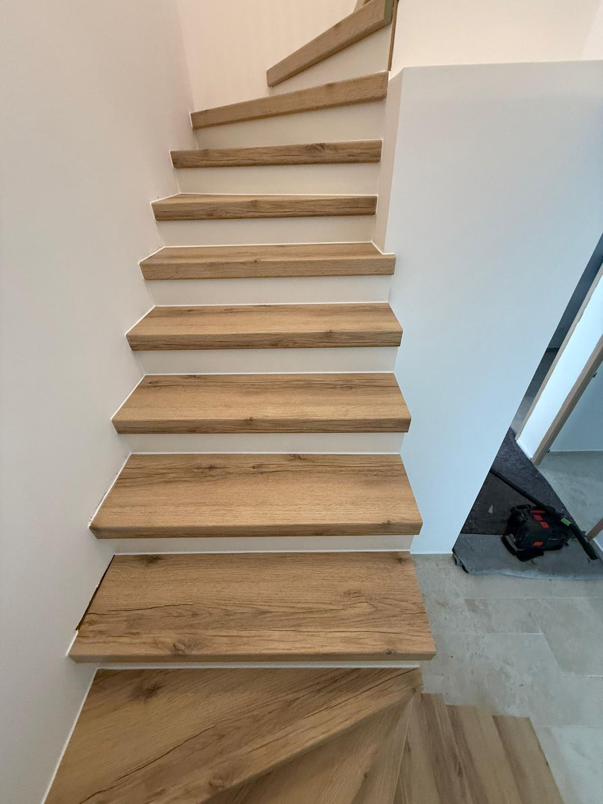 Habillage et r&eacute;novation d&rsquo;escaliers &agrave; La Ciotat Martigues